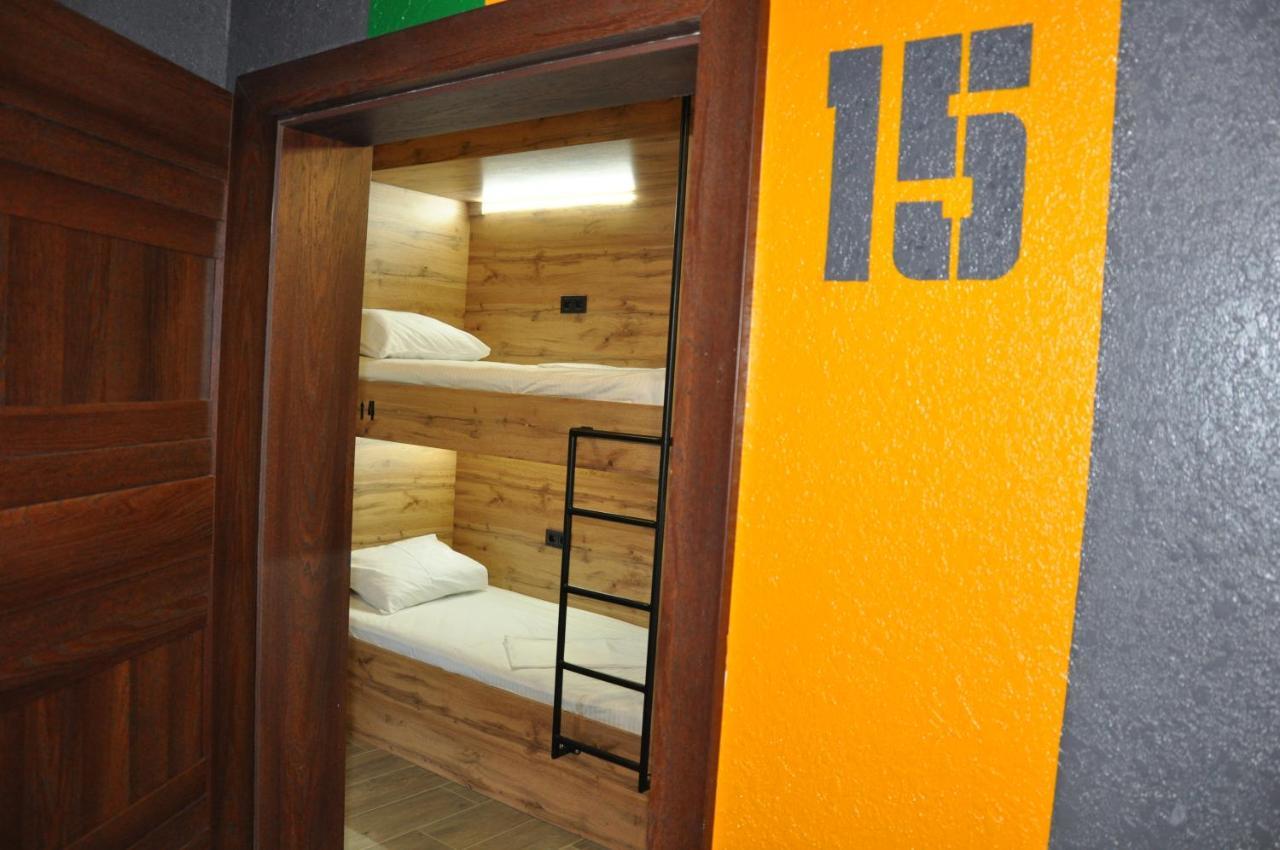 Full House Capsule Hostel Rivne Exterior photo A typical room at the hostel